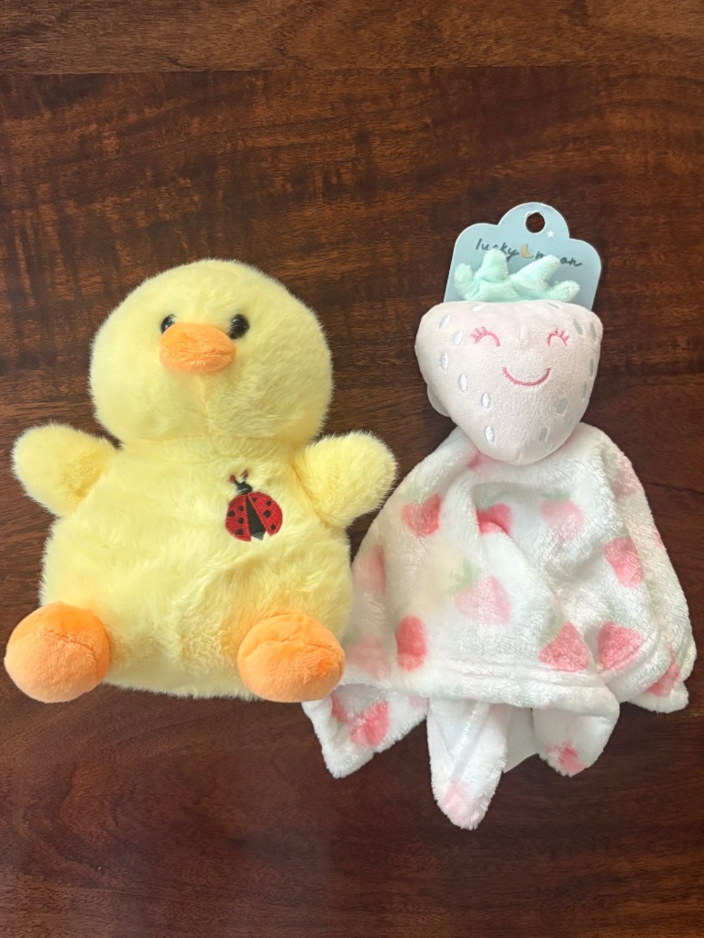 2 stuffed animals